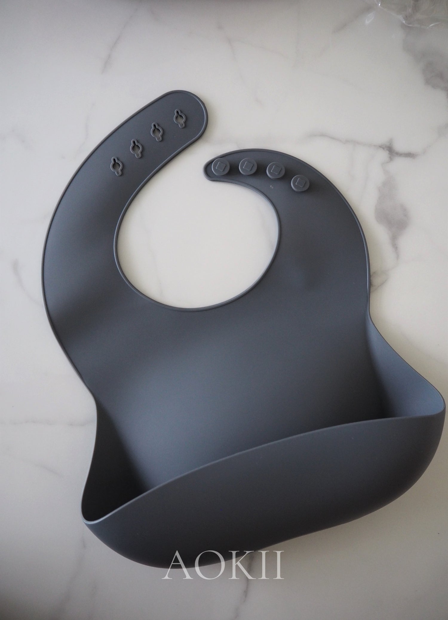 Food-grade silicone baby feeding bib, BPA-free and PVC-free