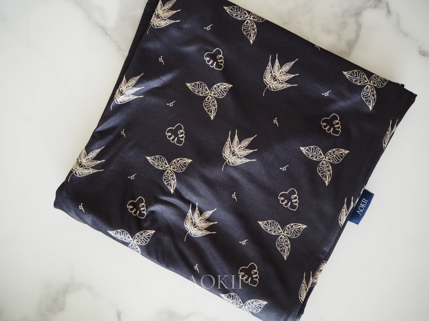 Organic soft nursing cover for breastfeeding and baby shower gifts