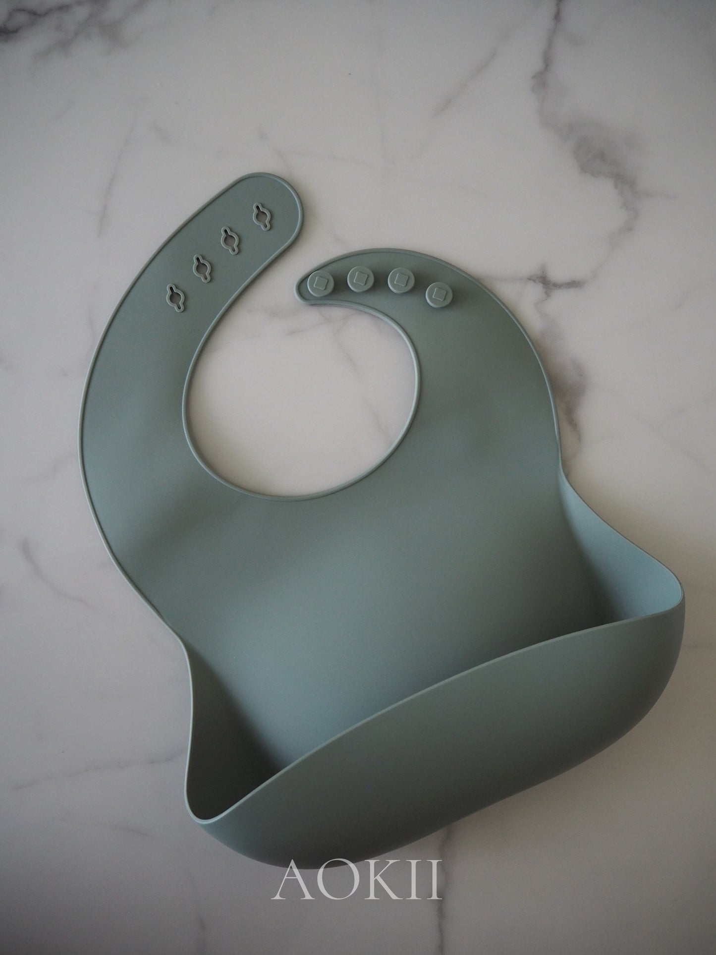 Food-grade silicone baby feeding bib, BPA-free and PVC-free